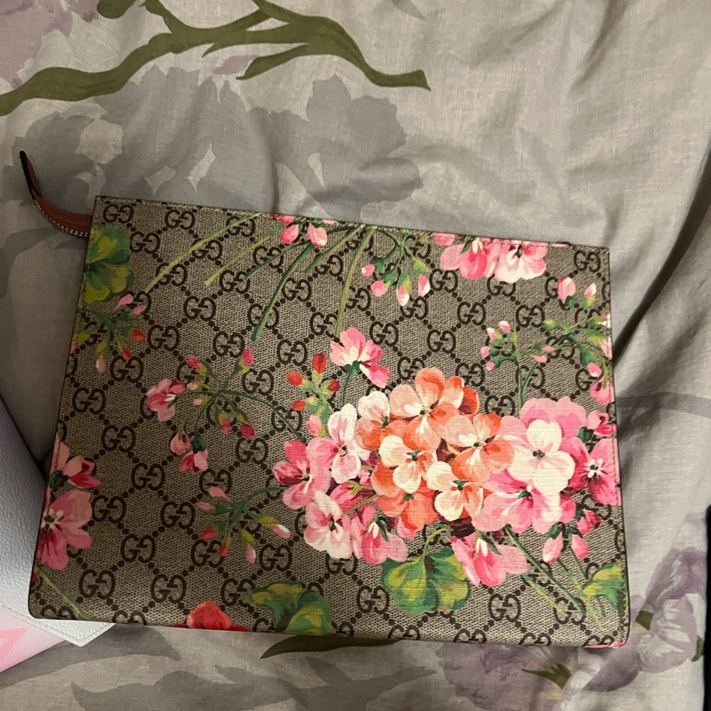 Gucci bloom’s toiletry